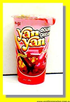 Yan Yan Choco Strawberry Cream